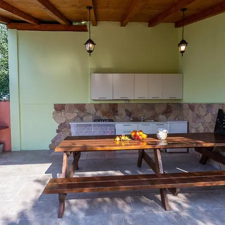 Elegant Versovica With Pool Near Pula By Wiibuk Villa *