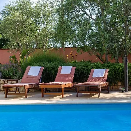 فيلة Elegant Versovica With Pool Near Pula By Wiibuk