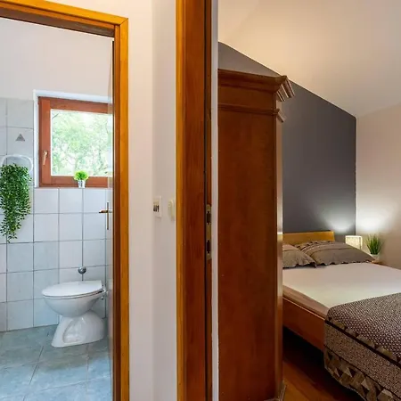 Elegant Versovica With Pool Near Pula By Wiibuk Villa Peruski
