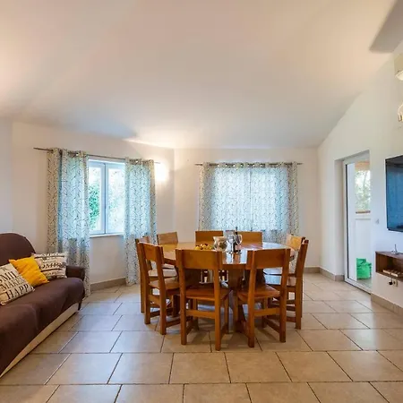 Elegant Versovica With Pool Near Pula By Wiibuk Villa *