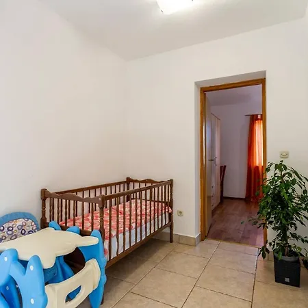 Elegant Versovica With Pool Near Pula By Wiibuk Villa Peruski