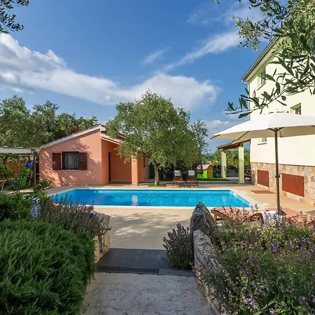 Elegant Versovica With Pool Near Pula By Wiibuk Villa *